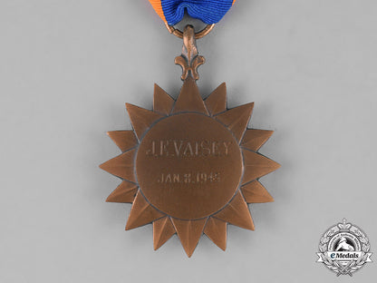united_states._an_air_medal,_to_j.e._vaisey,1945_m181_5191