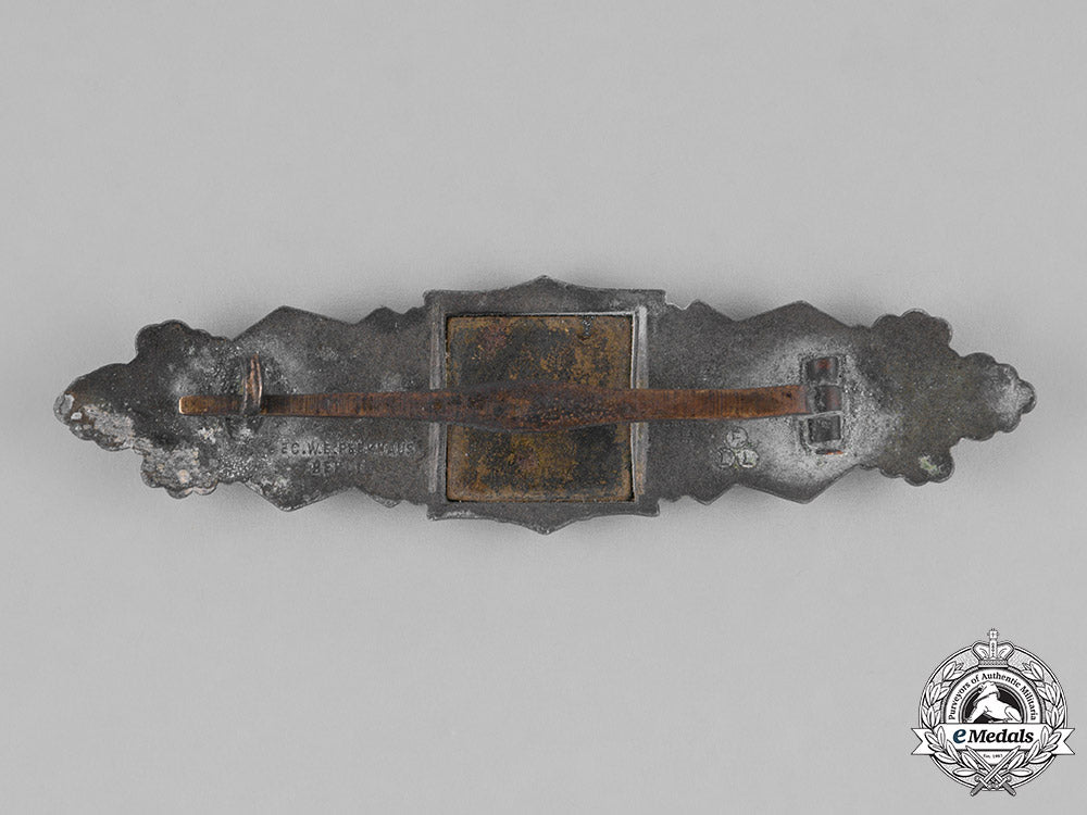 germany,_wehrmacht._a_close_combat_clasp,_bronze_grade,_by_friedrich_linden_m181_5230