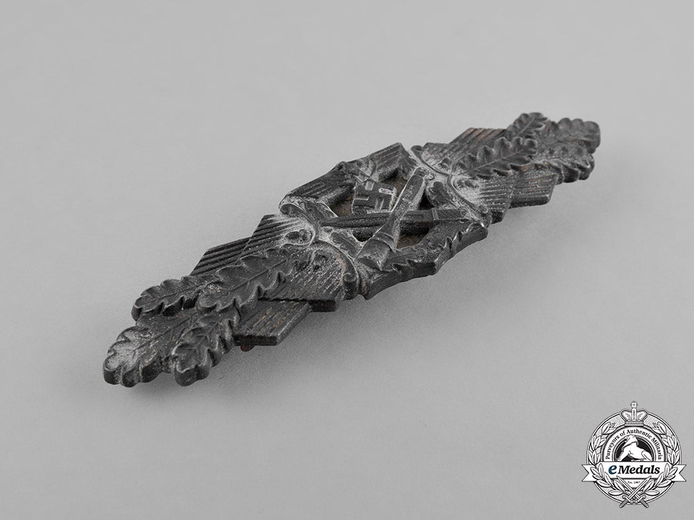 germany,_wehrmacht._a_close_combat_clasp,_bronze_grade,_by_friedrich_linden_m181_5231