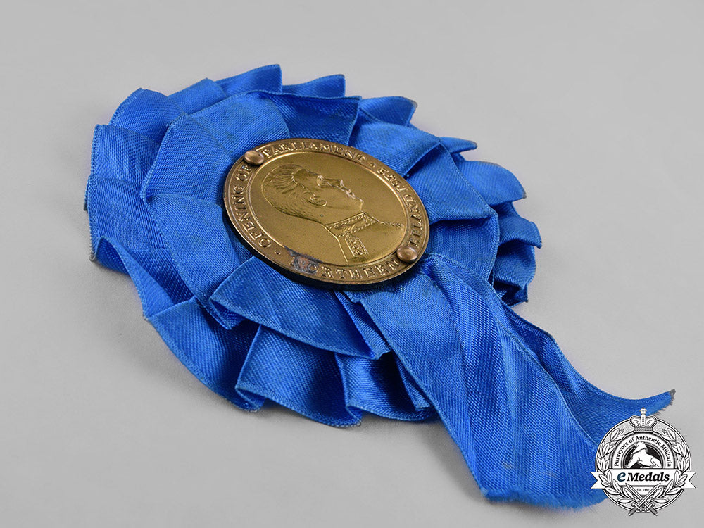 united_kingdom._an_opening_of_the_northern_ireland_parliament_by_edward,_prince_of_wales_dignitary's_identification_badge_m181_5355