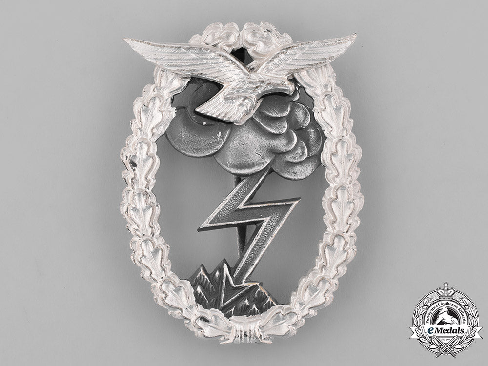 germany,_luftwaffe._a_luftwaffe_ground_assault_badge,1957_reissue_m181_5446