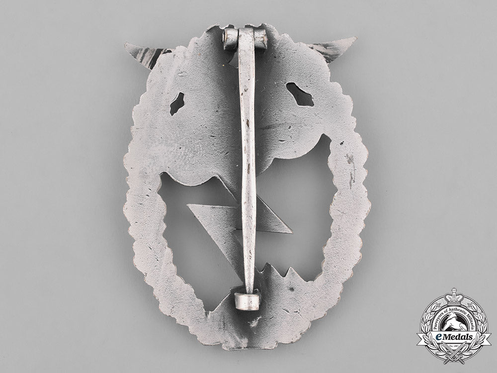 germany,_luftwaffe._a_luftwaffe_ground_assault_badge,1957_reissue_m181_5447