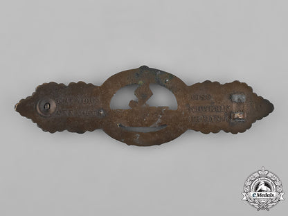 germany,_kriegsmarine._a_bronze_grade_u-_boat_combat_clasp,_second_pattern,_by_schwerin&_sohn_m181_5474_1_1