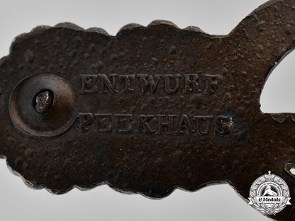 germany,_kriegsmarine._a_bronze_grade_u-_boat_combat_clasp,_second_pattern,_by_schwerin&_sohn_m181_5476_1_1