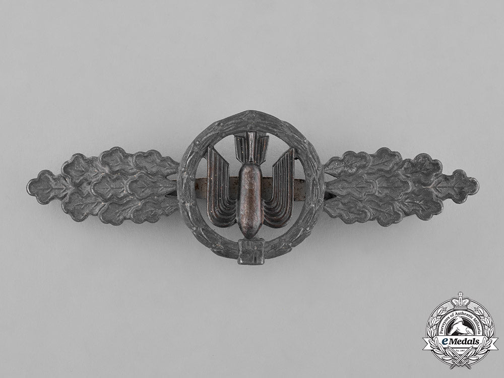 germany,_luftwaffe._a_bomber_pilot’s_clasp,_silver_grade,_by_funke_and_brünninghaus_m181_5478