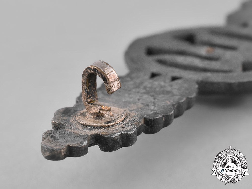 germany,_luftwaffe._a_bomber_pilot’s_clasp,_silver_grade,_by_funke_and_brünninghaus_m181_5482