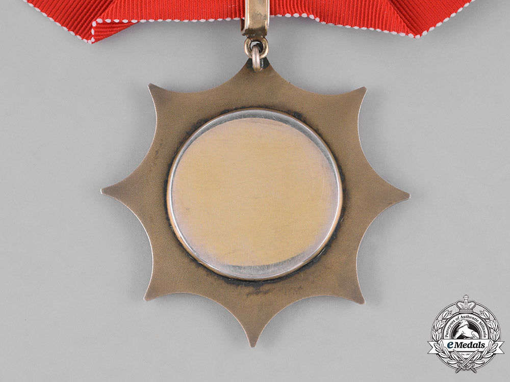 bahrain,_kingdom._a_khalifiyyeh_order_of_bahrain,_ii_class_badge,_c.1980_m181_5600