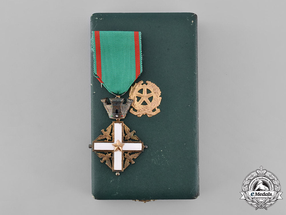 italy,_republic._an_order_of_merit_of_the_italian_republic,_v_class_knight_m181_5697