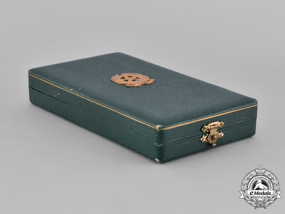 italy,_republic._an_order_of_merit_of_the_italian_republic,_v_class_knight_m181_5703