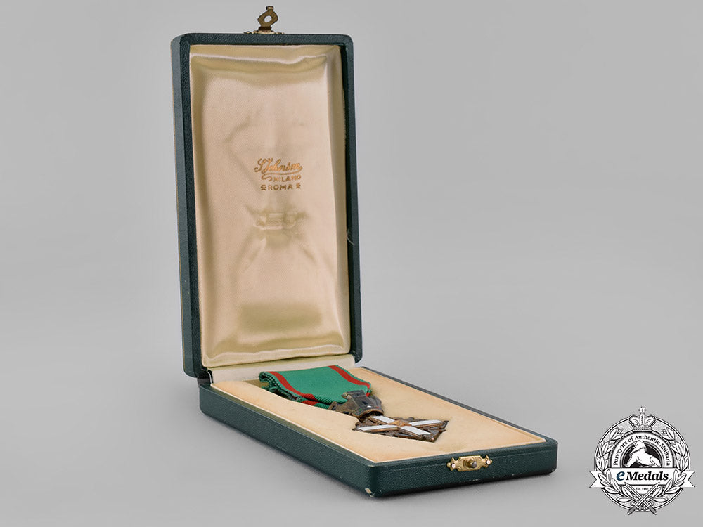 italy,_republic._an_order_of_merit_of_the_italian_republic,_v_class_knight_m181_5704