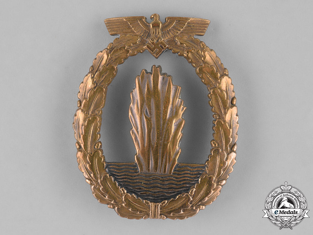 germany,_kriegsmarine._a_kriegsmarine_minesweeper_badge_by_f.w._assmann&_söhne_m181_5847