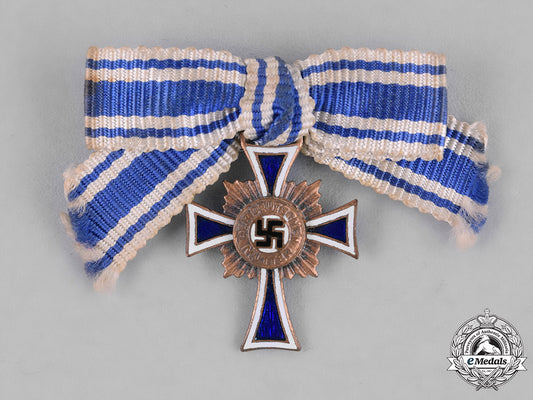 germany,_third_reich._a_bronze_grade_cross_of_honour_of_the_german_mother_pin_m181_5870