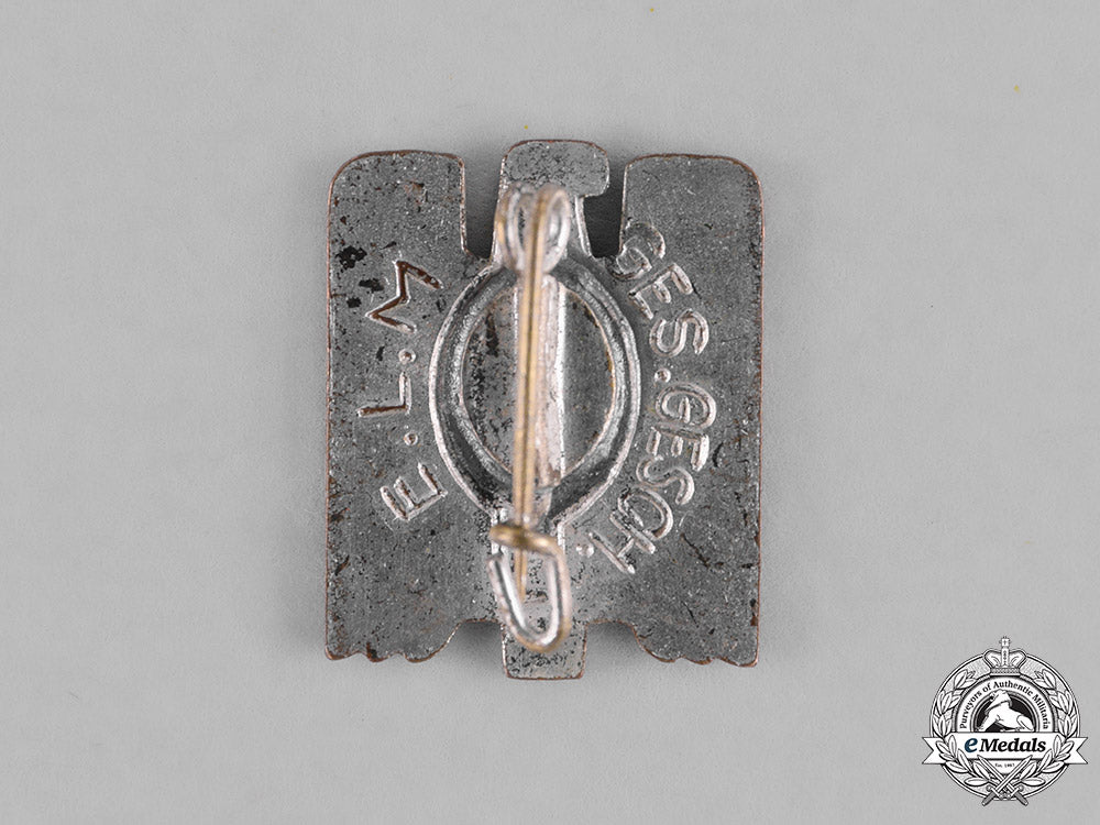 germany,_deutsches_rotes_kreuz._a_german_red_cross(_drk)_membership_badge_by_ernst_l._müller,_pforzheim_m181_5877