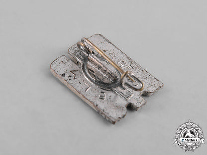 germany,_deutsches_rotes_kreuz._a_german_red_cross(_drk)_membership_badge_by_ernst_l._müller,_pforzheim_m181_5878