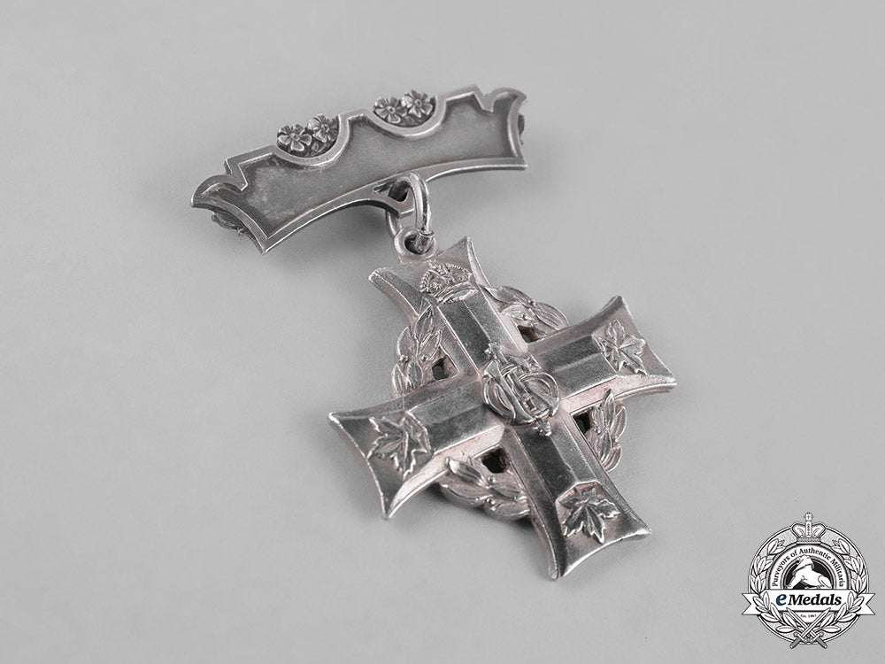 canada._a_memorial_cross_to_lance_corporal_george_nelles_gregory,_royal_canadian_engineers,1940._m181_5963