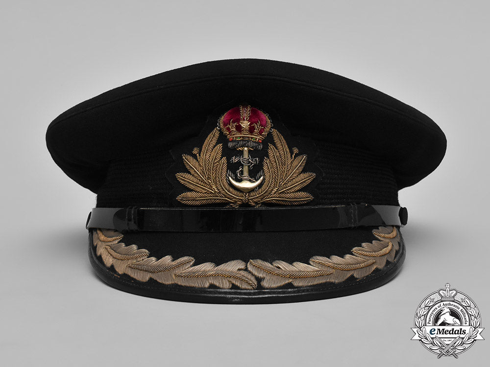united_kingdom,_royal_navy._a_captain’s_visor_cap,_c.1941_m181_6241_1