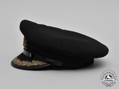 united_kingdom,_royal_navy._a_captain’s_visor_cap,_c.1941_m181_6244_1