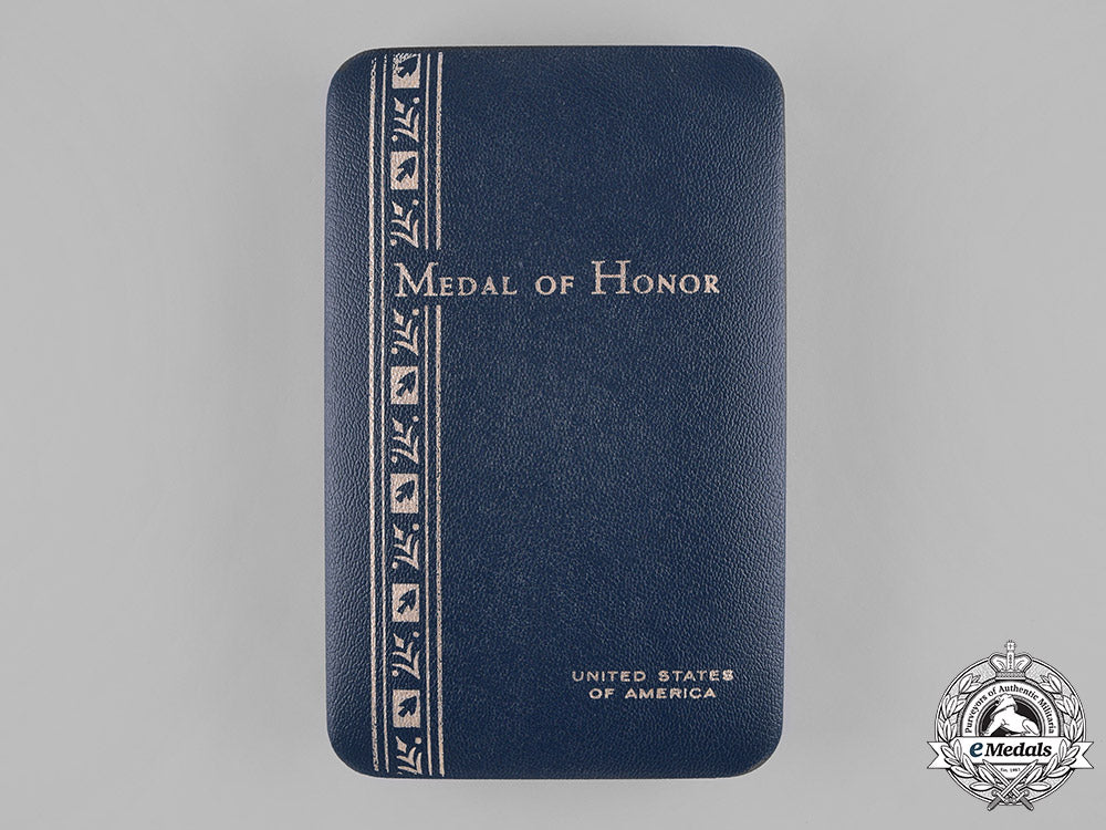 united_states._air_force_medal_of_honor_m181_7115