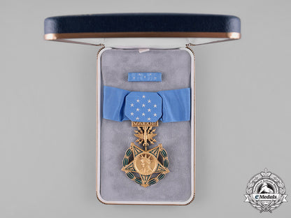 united_states._air_force_medal_of_honor_m181_7116