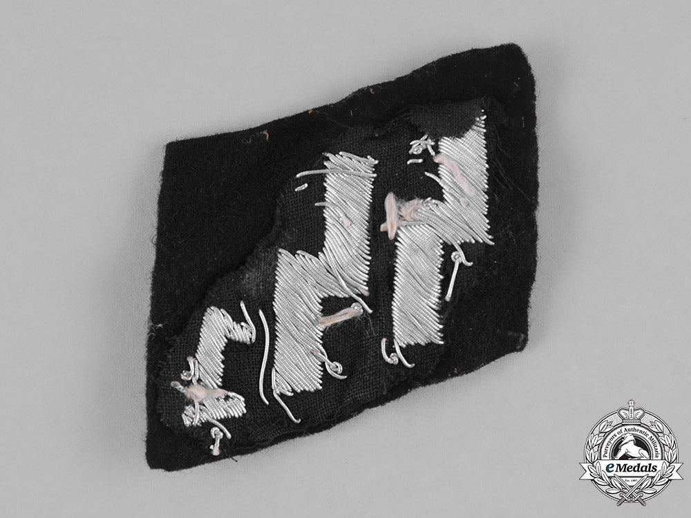 germany,_ss._a_ss-_verfügungstruppe_officer’s_collar_tab_m181_7166_1_1