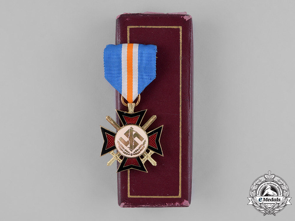 netherlands,_nsb._a_nsb_mussert_bravery_cross,_with_case_m181_7173