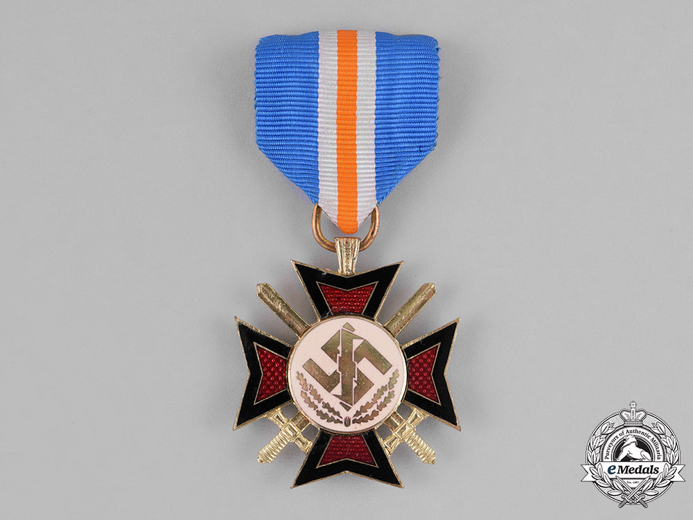 netherlands,_nsb._a_nsb_mussert_bravery_cross,_with_case_m181_7174