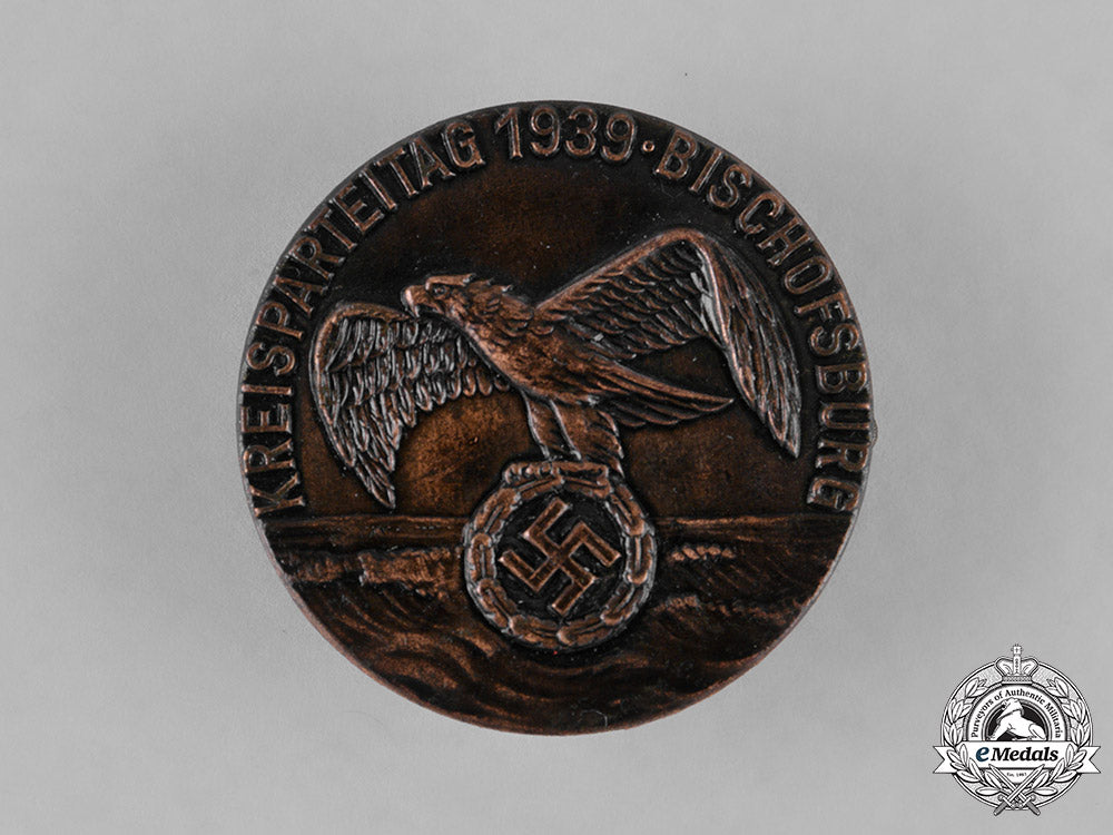 germany._a1939_bischofsburg_district_party_day_badge,_by_brüder_schneider_m181_7303