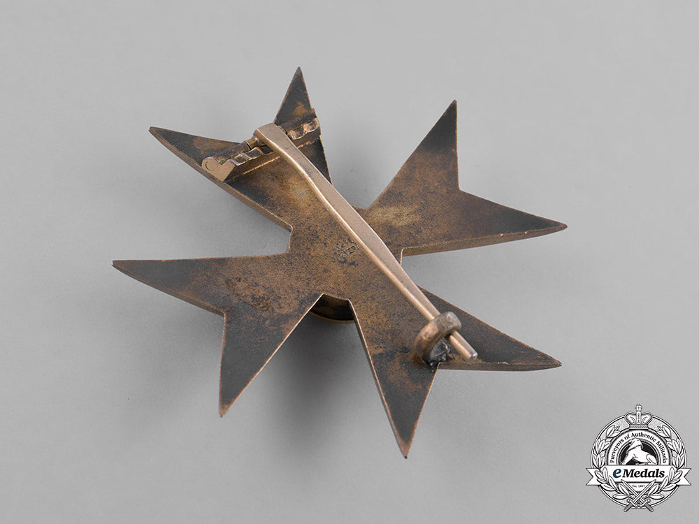 mecklenburg-_schwerin,_grand_duchy._a_griffin_order,_officer's_cross,_by_h._rose,_c.1914_m181_7684