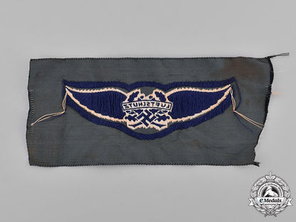 germany,_third_reich._a_group_of_second_war_period_uniform_insignia_m181_7922