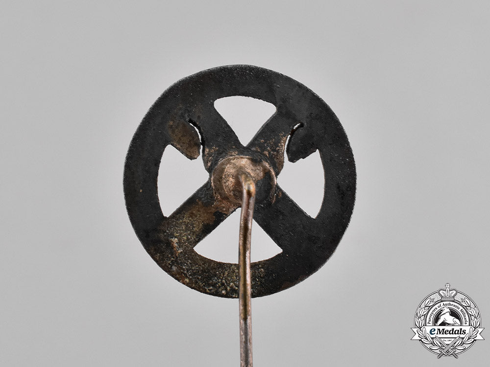 germany,_third_reich._a_group_of_third_reich_period_stick_pins_m181_7948