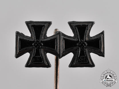 germany,_third_reich._a_group_of_second_war_period_stick_pin_medals_m181_7960