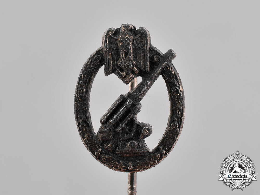 germany,_third_reich._a_group_of_second_war_period_stick_pin_medals_m181_7962