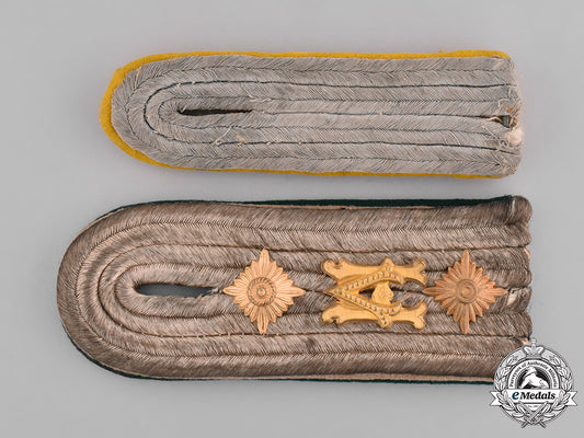 germany,_wehrmacht._a_pair_of_second_war_period_wehrmacht_shoulder_boards_m181_7966_1_2