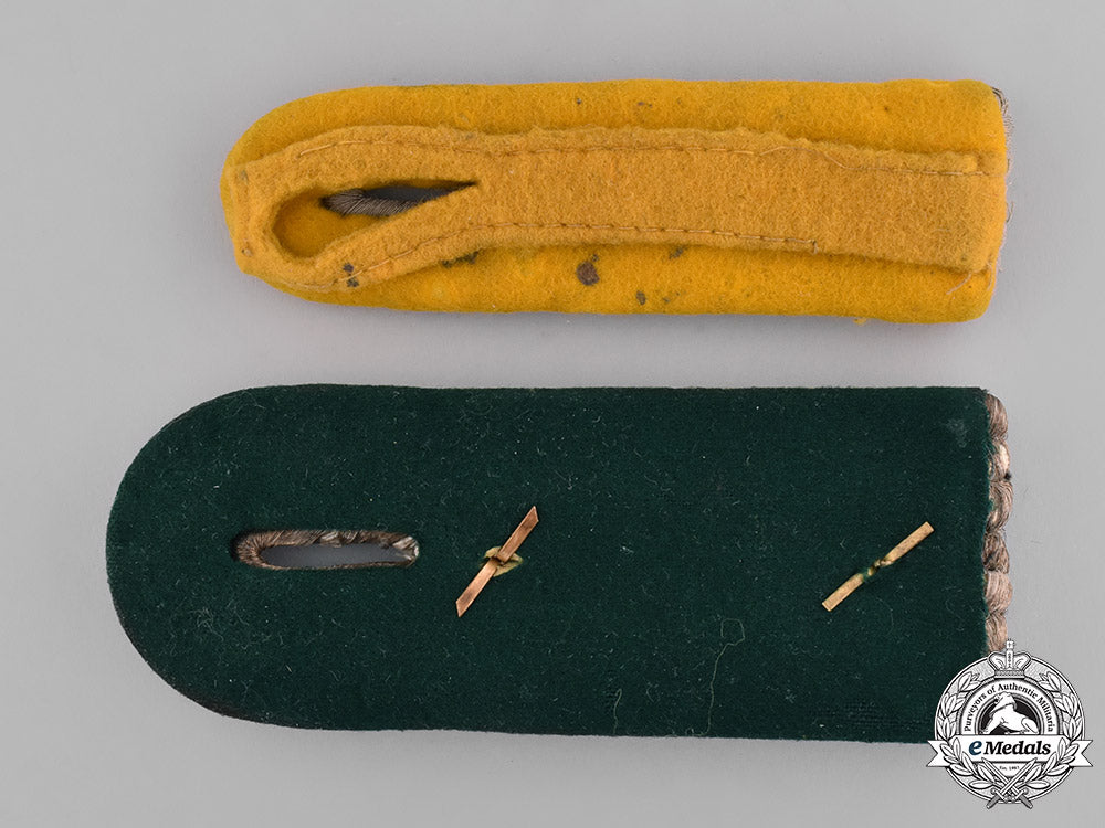 germany,_wehrmacht._a_pair_of_second_war_period_wehrmacht_shoulder_boards_m181_7967_1_2