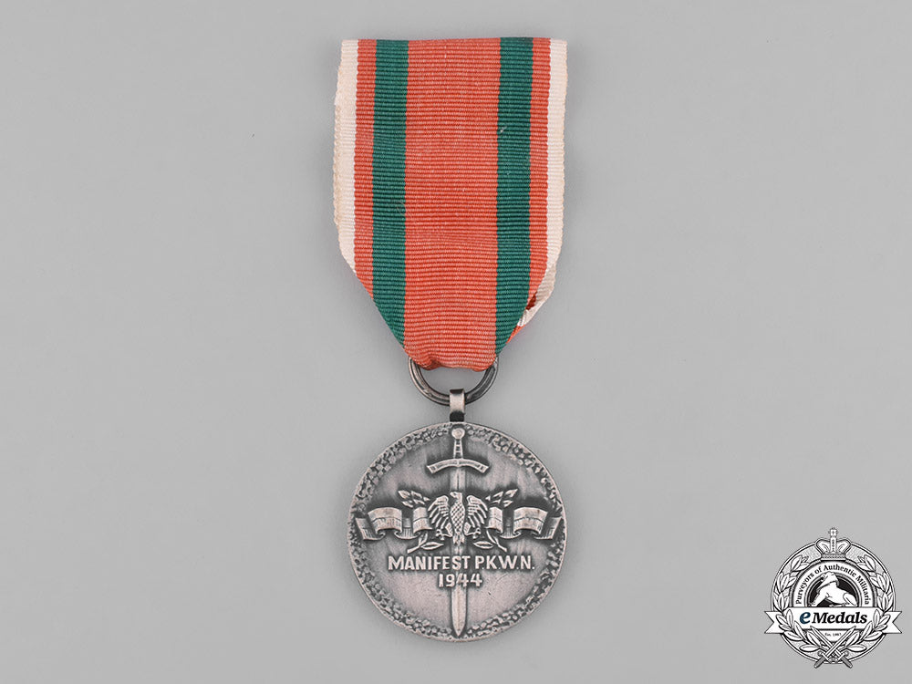 poland,_people’s_republic._a_polish_medal_for_second_war_communist_combatants_with_case_m181_8007