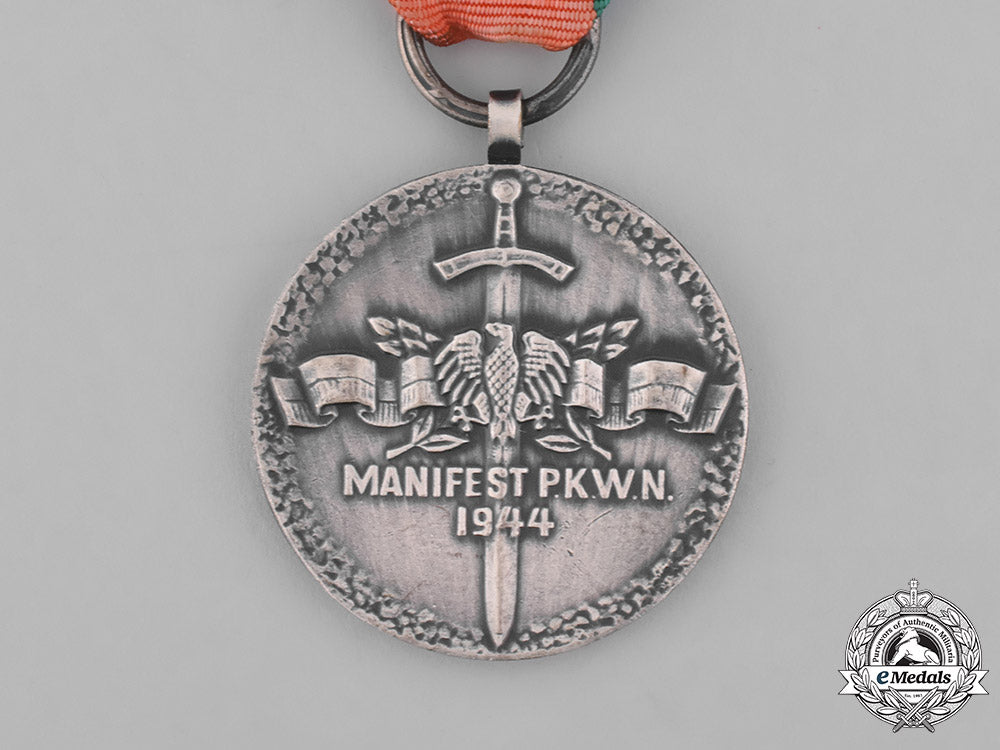 poland,_people’s_republic._a_polish_medal_for_second_war_communist_combatants_with_case_m181_8008