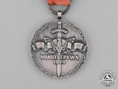 poland,_people’s_republic._a_polish_medal_for_second_war_communist_combatants_with_case_m181_8008