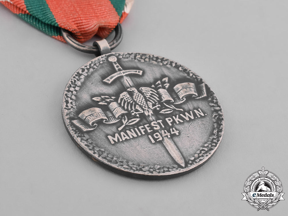 poland,_people’s_republic._a_polish_medal_for_second_war_communist_combatants_with_case_m181_8010
