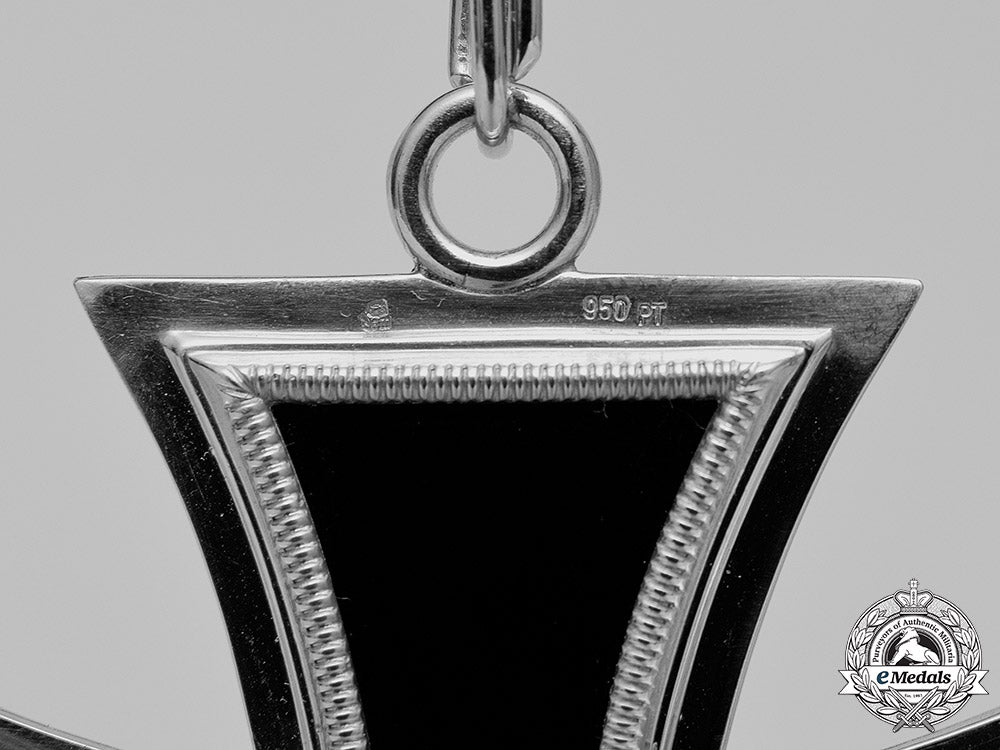 germany,_wehrmacht._a1939_grand_cross_of_the_iron_cross_by_deutsche_goldschmiedekunst-_werkstätten_m181_8112