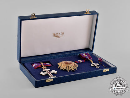 portugal,_republic._an_order_of_military_merit,_i_class_set,_by_casa_bastão,_c.1980_m181_8151