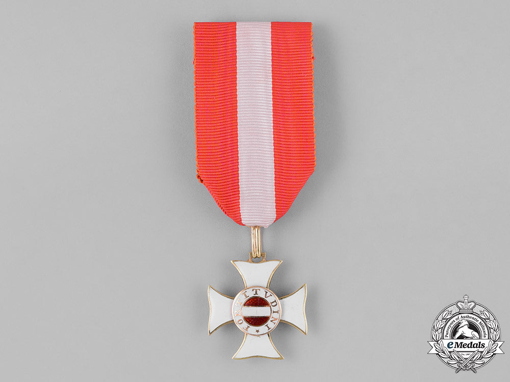 austria,_imperial._a_military_order_of_maria_theresia_in_gold,_knight,_c.1930_m181_8178_1_1_1_1_1