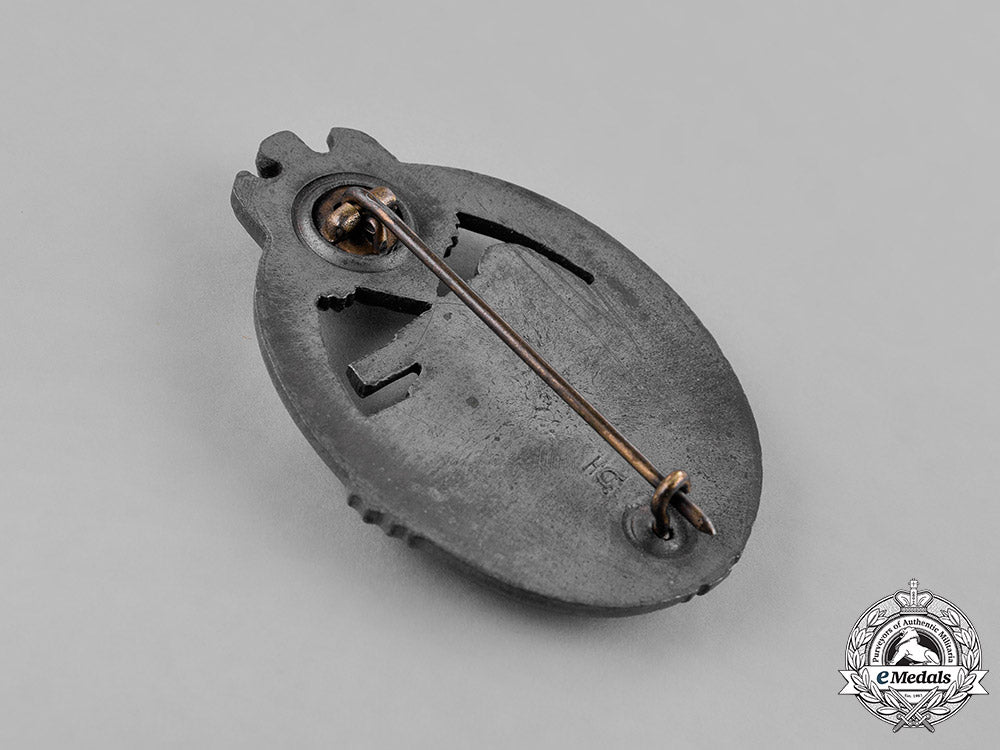 germany,_wehrmacht._a_panzer_assault_badge,_slver_grade,_by_hermann_aurich_m181_8310