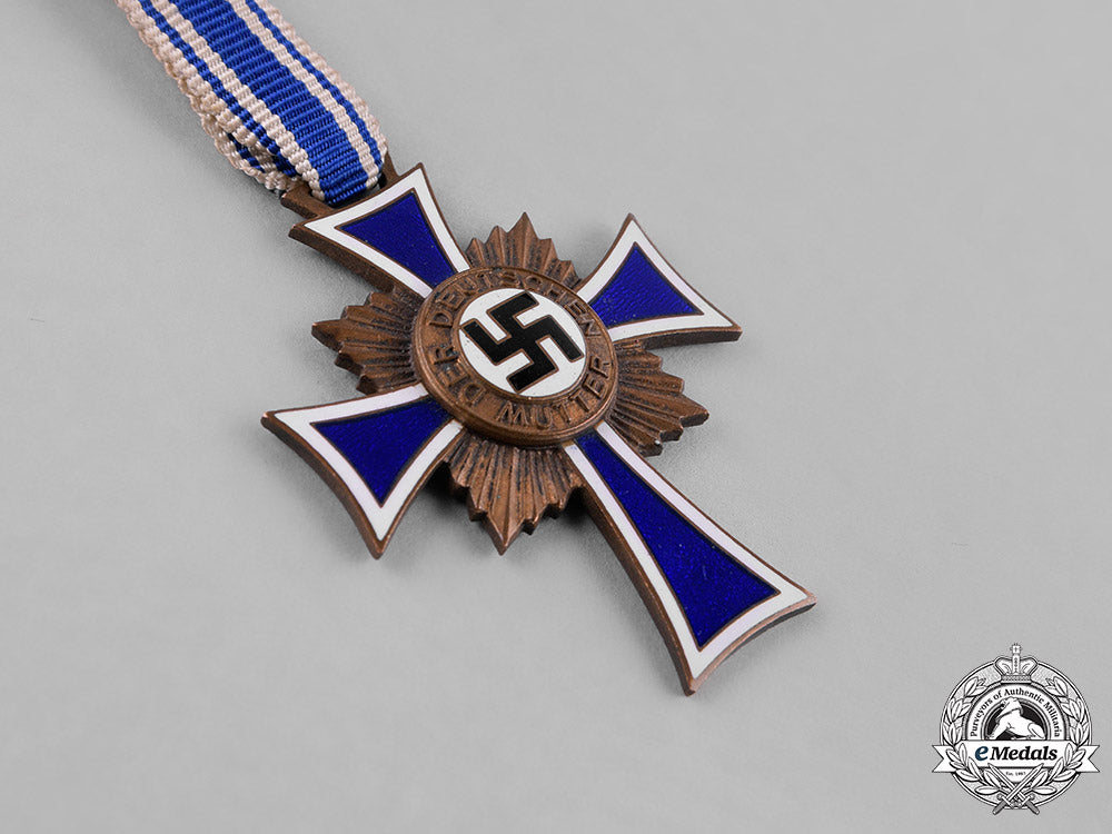 germany,_third_reich._an_honour_cross_of_the_german_mother,_bronze_grade_m181_8324
