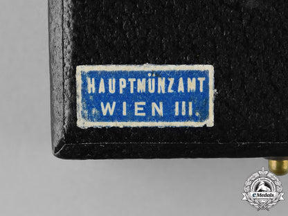 germany,_wehrmacht._a_gold_grade_wound_badge,_with_case_m181_8344