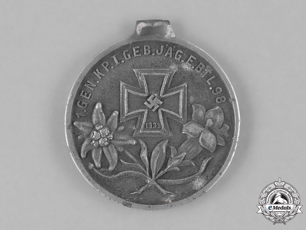 germany,_third_reich._a_mountaineer_reserve_medal_m181_8379_2