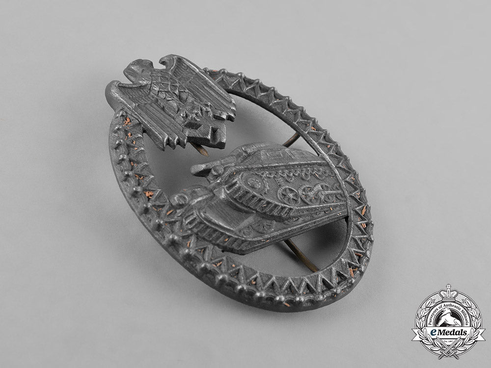 germany,_heer._an_armored_marksmanship_lanyard_badge_m181_8388