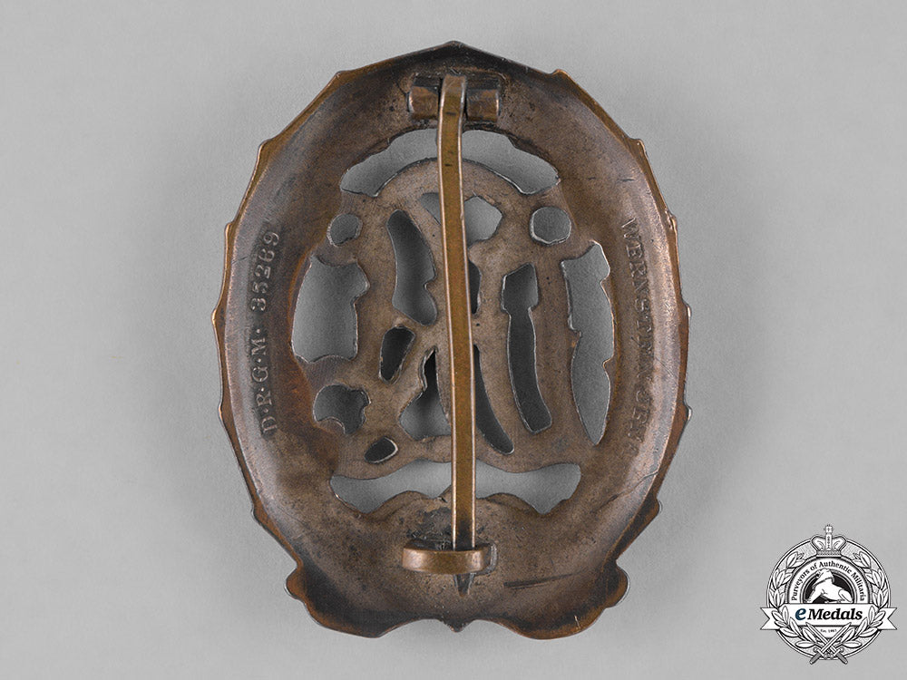 germany._a_pair_of_german_medals_m181_8526