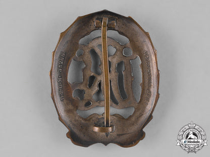 germany._a_pair_of_german_medals_m181_8526