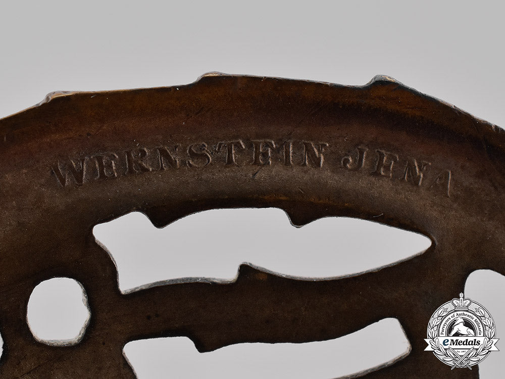 germany._a_pair_of_german_medals_m181_8531