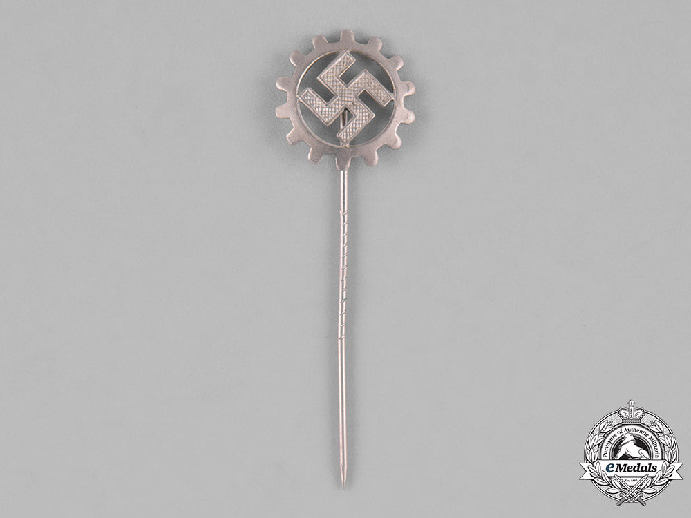 germany._a_lot_of_three_third_reich_insignia(_radwj,_daf,_nsdap)_m181_8606